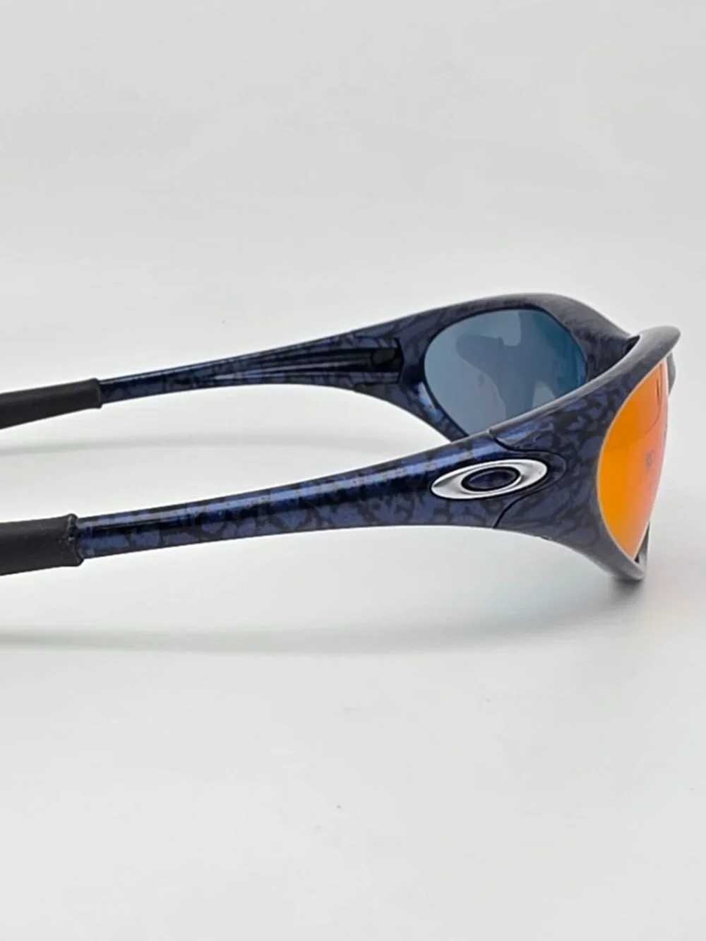 Oakley 04-088 Minute Gen 2 Cobalt Frame +Red Iridium Lens Sunglasses 54-18-133